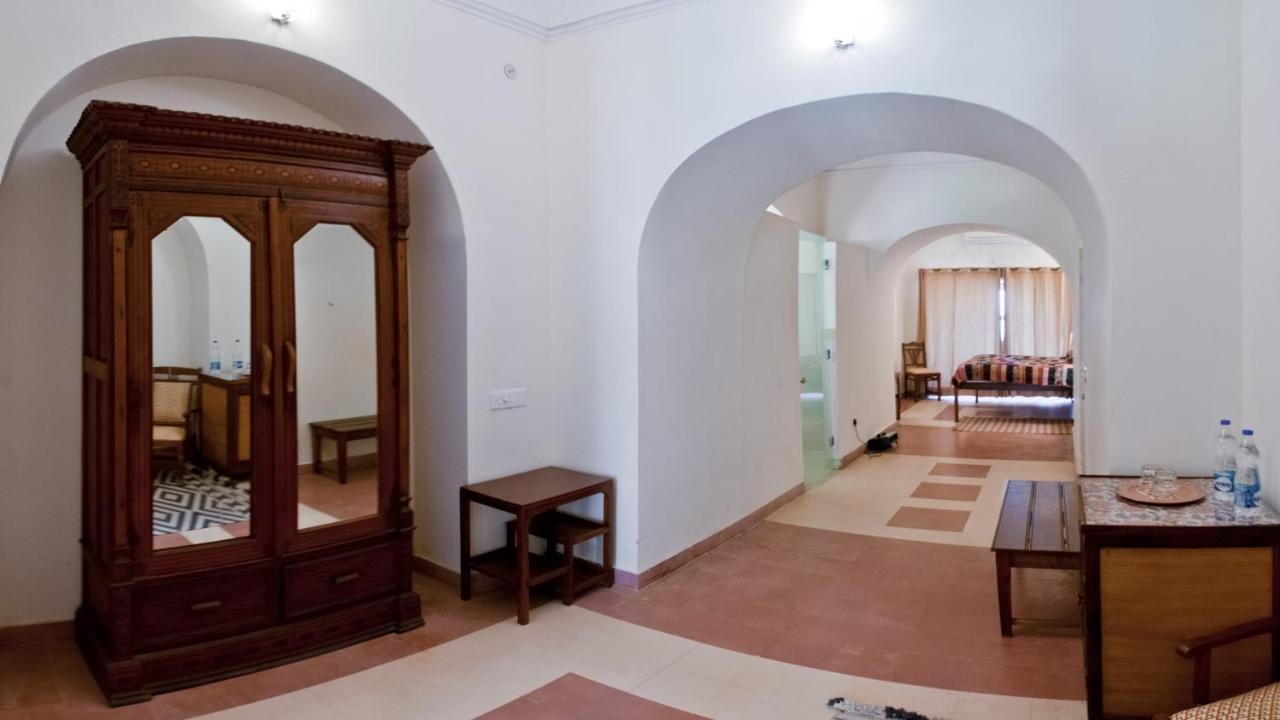 Neemrana'S - Tijara Fort Palace Exterior photo