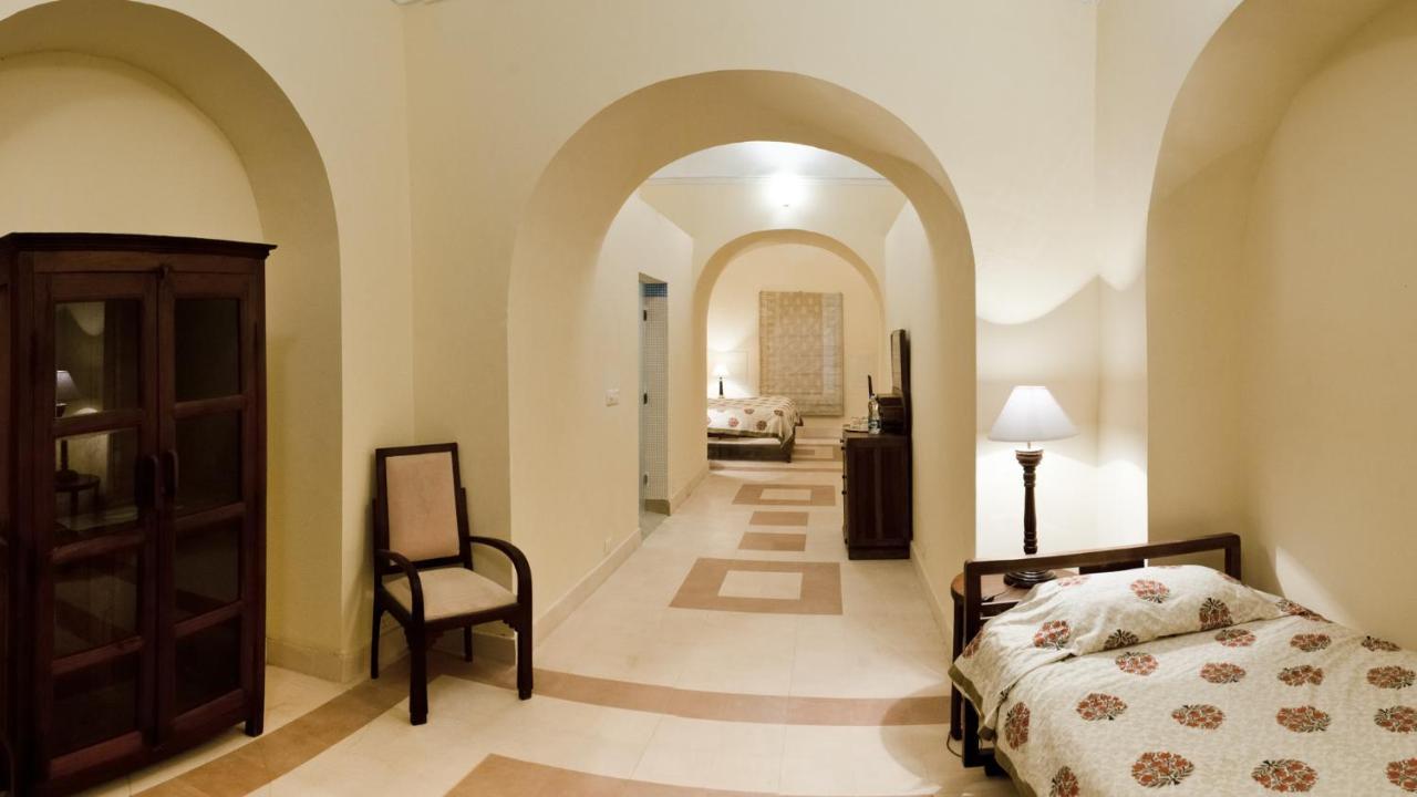 Neemrana'S - Tijara Fort Palace Exterior photo
