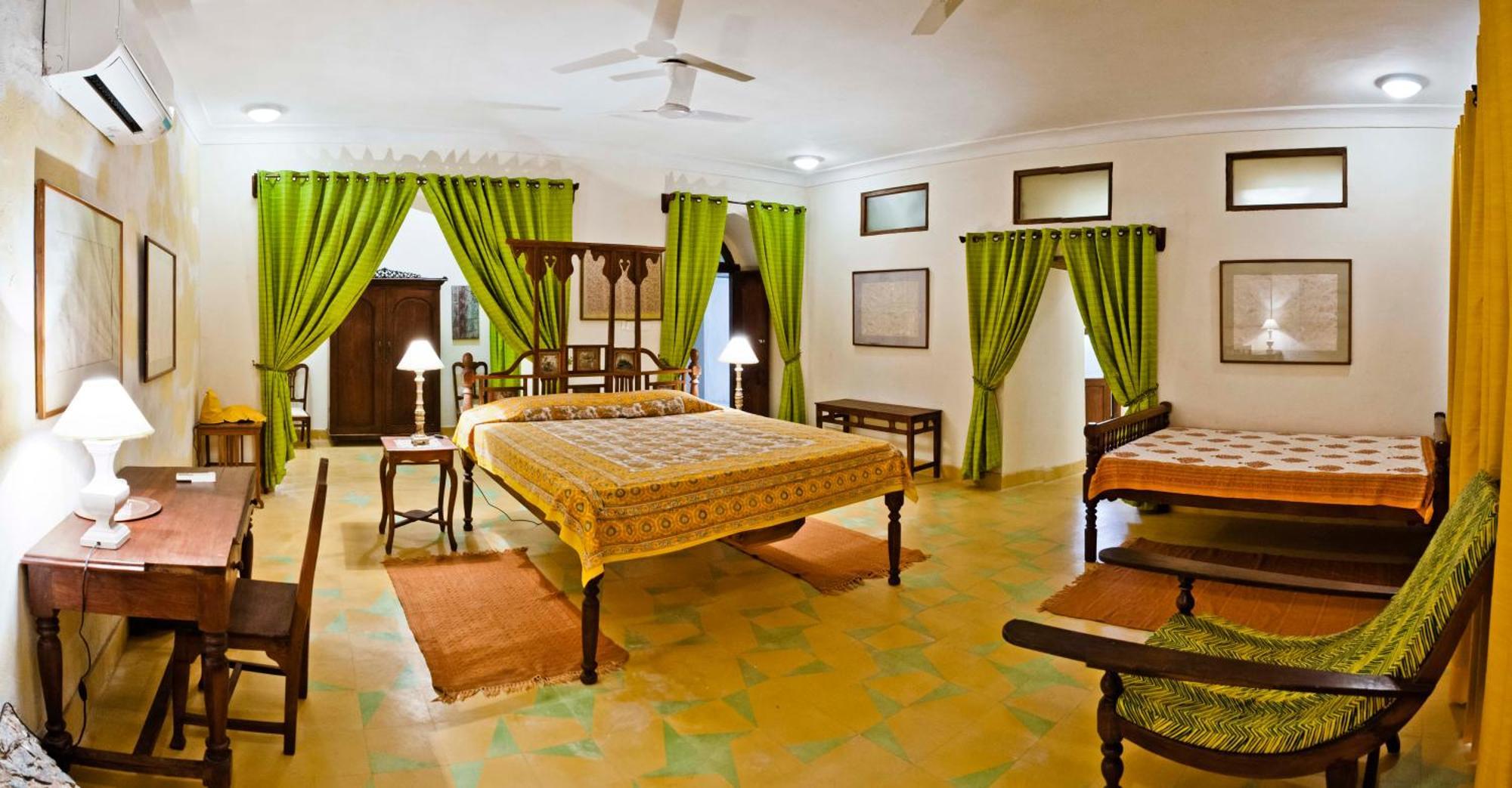 Neemrana'S - Tijara Fort Palace Exterior photo