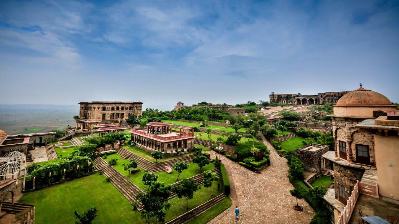 Neemrana'S - Tijara Fort Palace Exterior photo